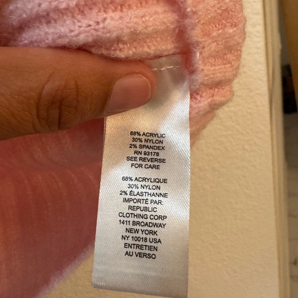 House of Harlow 1960 Pink Ribbed Short-Sleeve Turtleneck Sweater - Picture 7 of 8